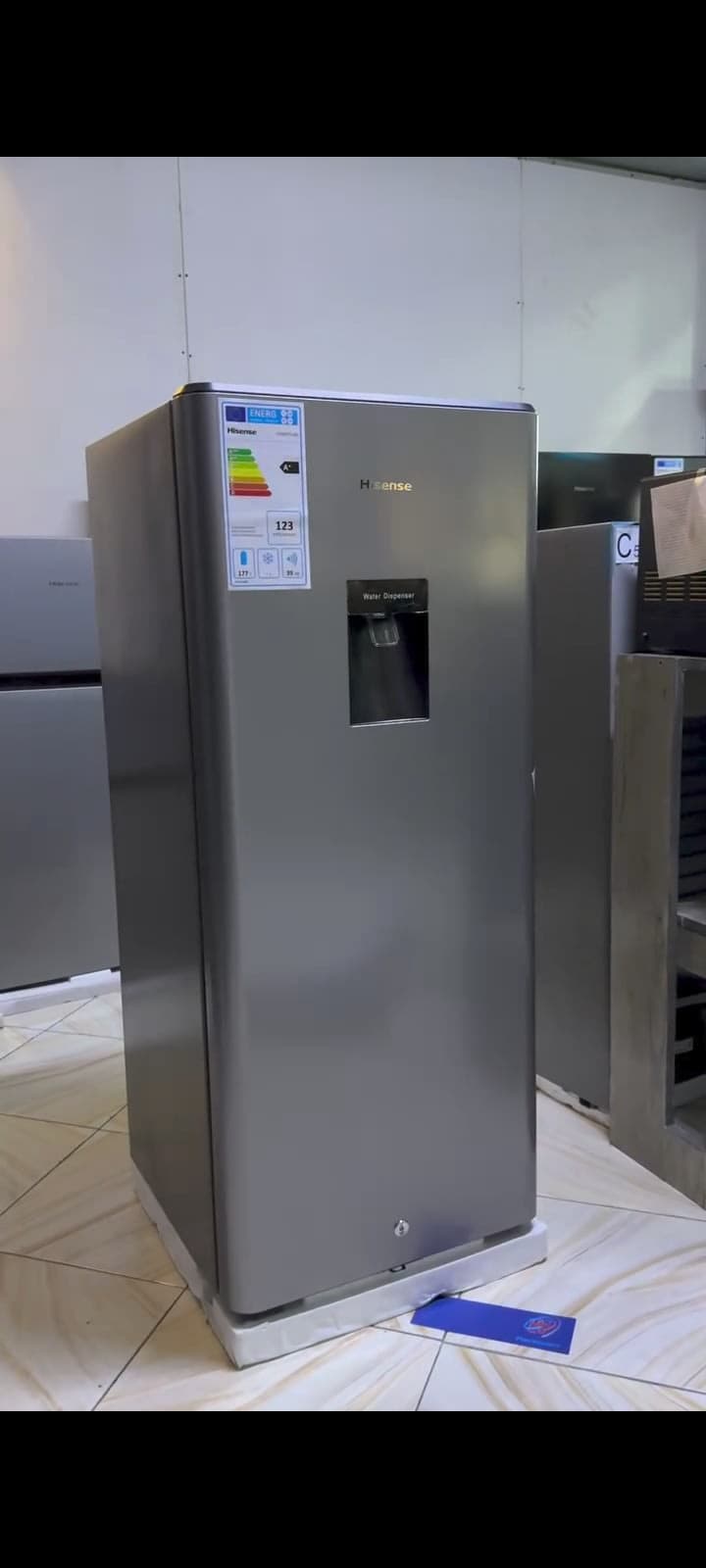 Friji ya Hisense yenye Dispenser ya Maji – Inatumia Umeme Kidogo